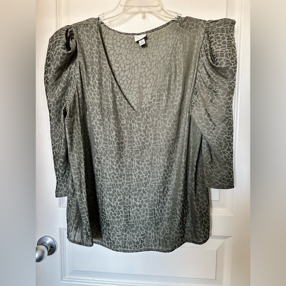 Cute puff sleeve leopard shirt similar to satin material. Olive-sage color combo